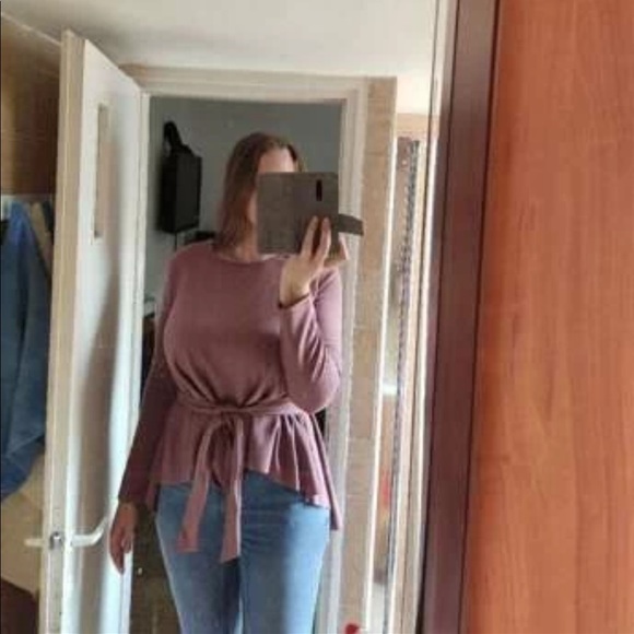 Self Belted Dip Hem Top - Picture 2 of 9